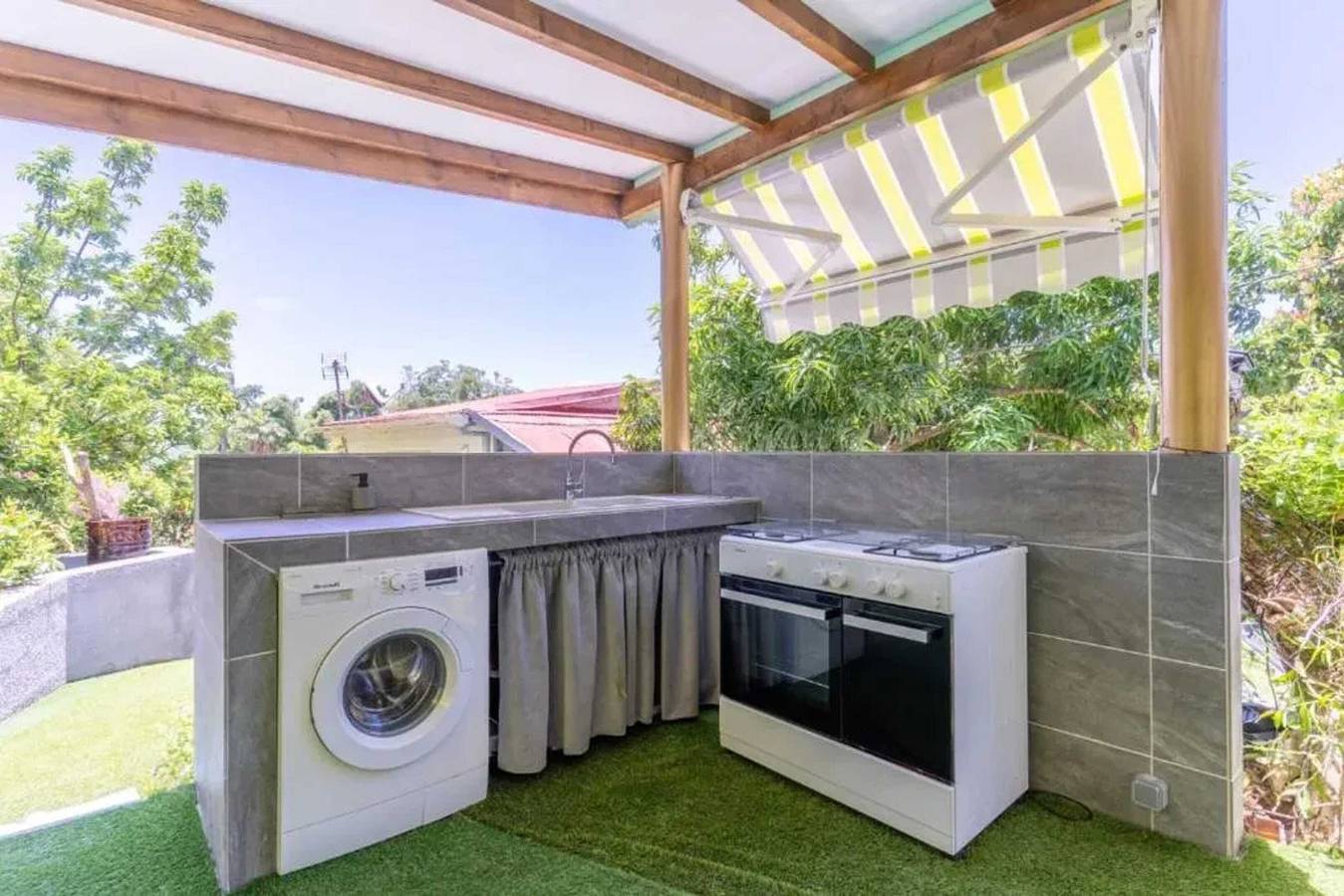 Entire apartment, Bright apartment with balcony in Le François / 100 m² / in Le Lamentin, Martinique