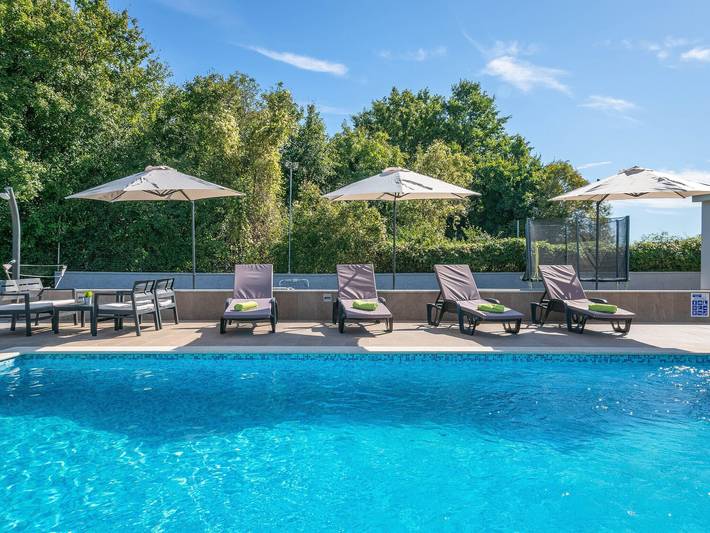 Ferienhaus für 8 Personen, mit Pool, kinderfreundlich