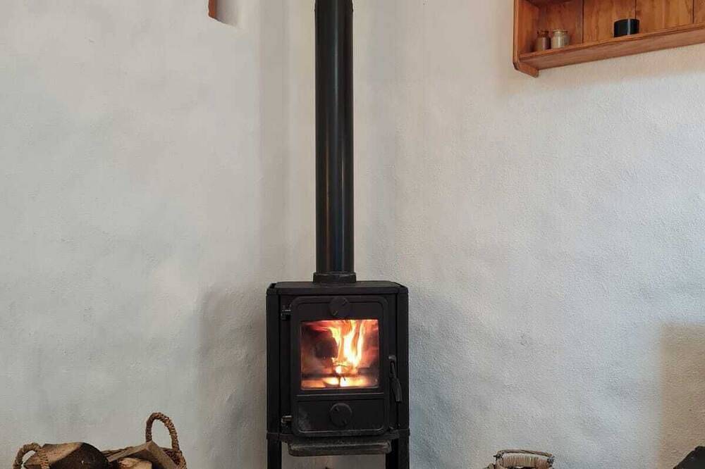 Cosy Couples Retreat at The Coop with Hot-Tub in County Down