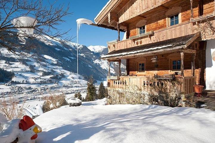 Ferienhaus für 4 Personen, mit Sauna und Pool sowie Garten, mit Haustier im Zillertal