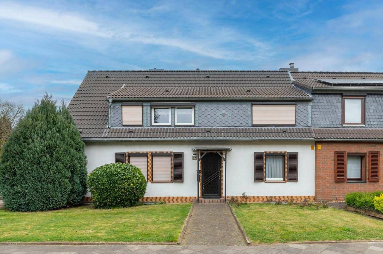 Apartamento entero, Two-Bedroom Apartment in Eller-Düsseldorf, Düsseldorf
