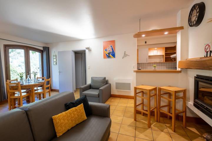 Gîte pour 4 personnes, avec terrasse et piscine, animaux acceptés à Les Vignes - 3