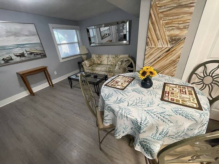 Vacation rental for 4 people, with terrace, with pets in Crescent Beach