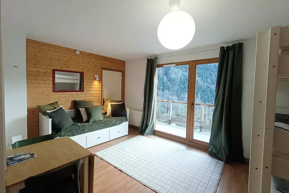 Entire apartment, Apartments for 4 Persons in Orelle, Saint-Jean-de-Maurienne region