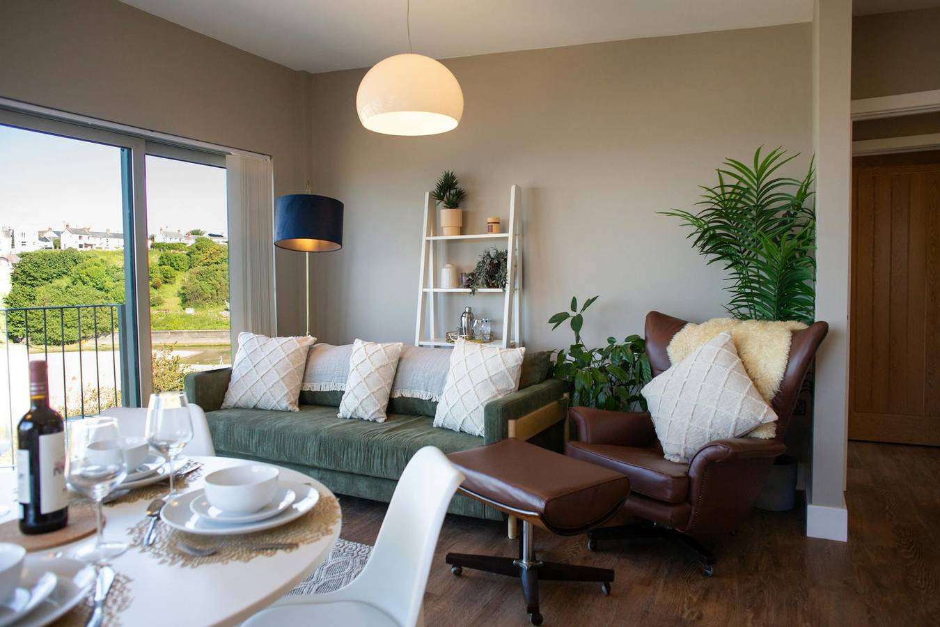 Entire apartment, Y Geraint Beach Apartment, Aberporth in Aberporth, Cardigan Bay
