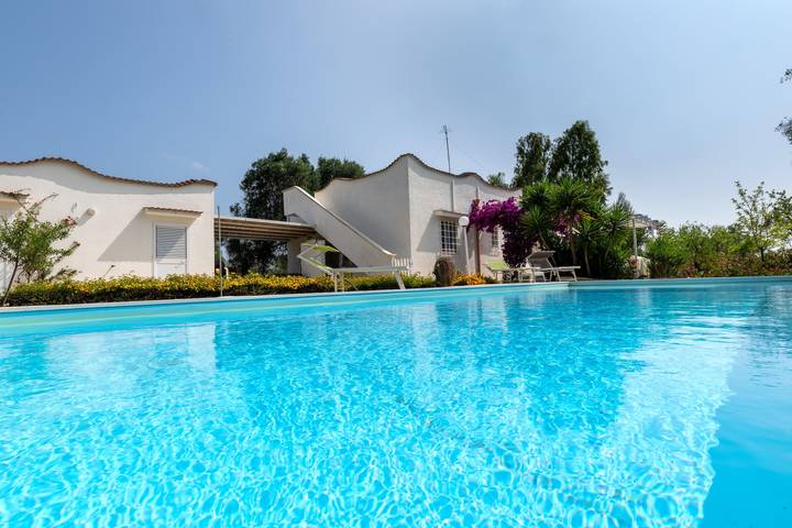 Location de vacances pour 6 personnes, avec Jardin à Carovigno - 2