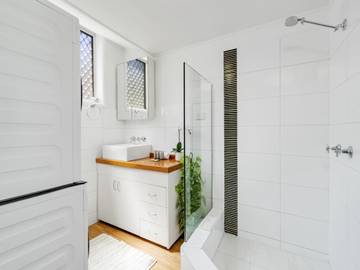 Vacation Rental for 4 Guests in Broadbeach, Queensland, Picture 4