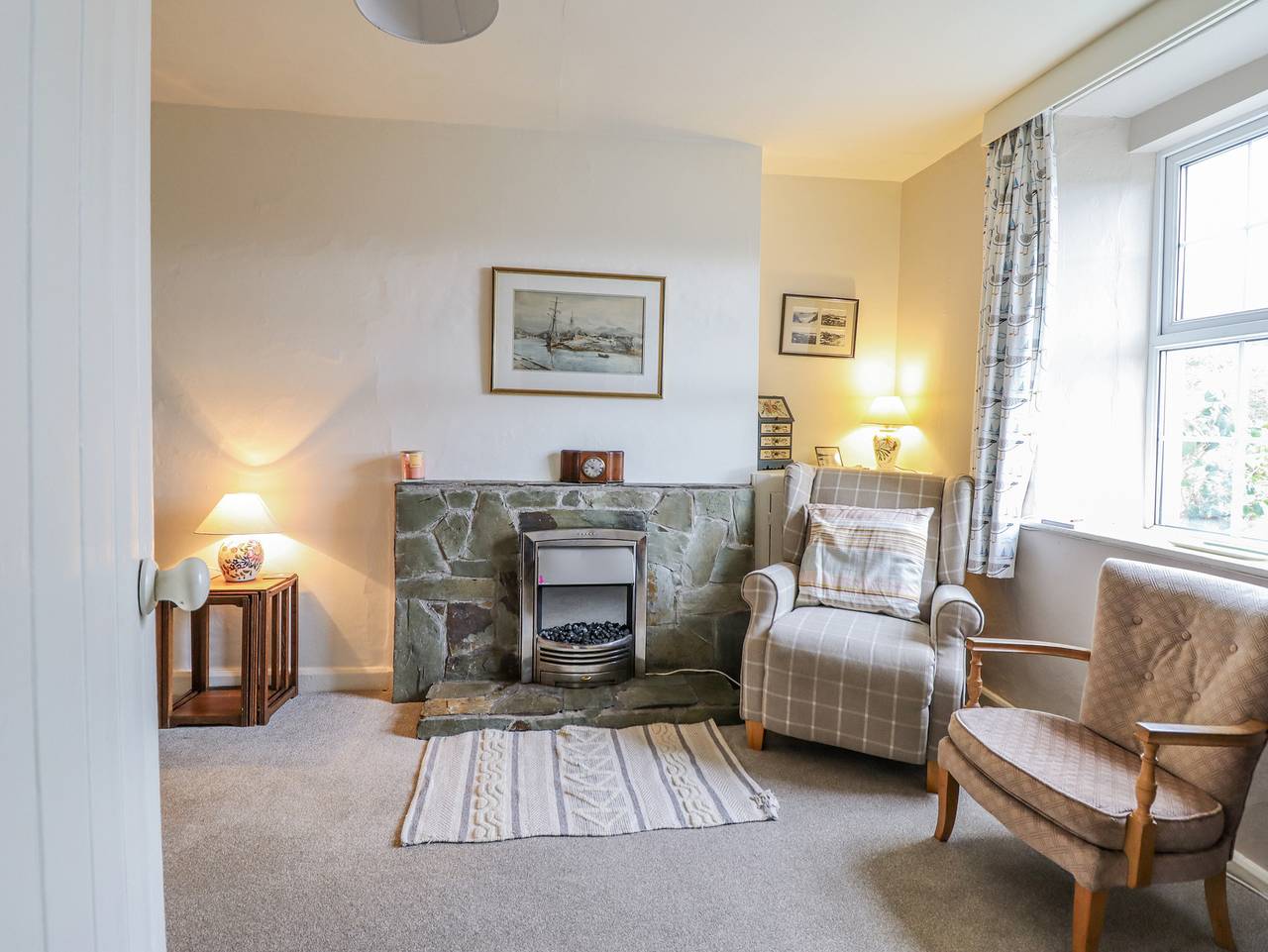 12 Glyn Terrace in Borth-y-Gest, Snowdonia
