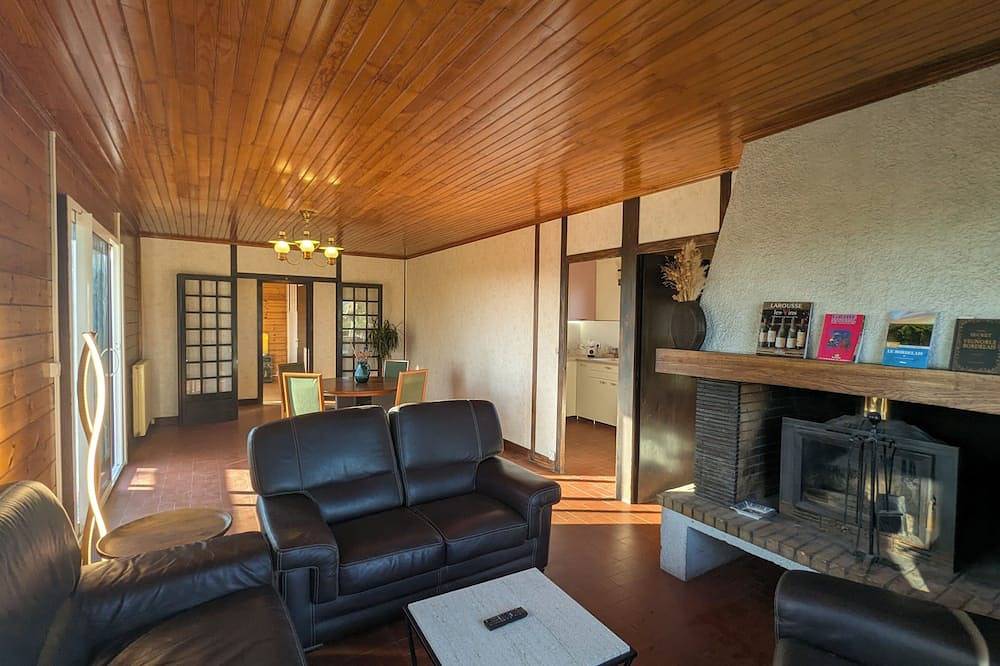 Appartement entier, T3 entièrement équipé - court séjour / bail mobilité - balcon sur les vignes in Prignac-et-Marcamps, Région de Blaye