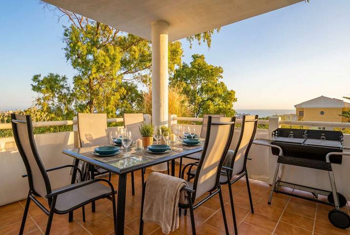 Entire apartment, Magnificent apt in Cabopino by Costarentals - M5 in Playa de Calahonda, Marbella