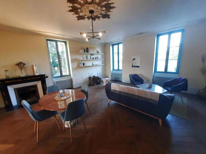 Location de vacances pour 6 personnes, avec Terrasse ainsi que Jardin et Sauna à Saint-Gervais-sur-Couches