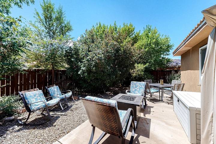 Vacation house for 10 people, with terrace and pool, with pets in Moab