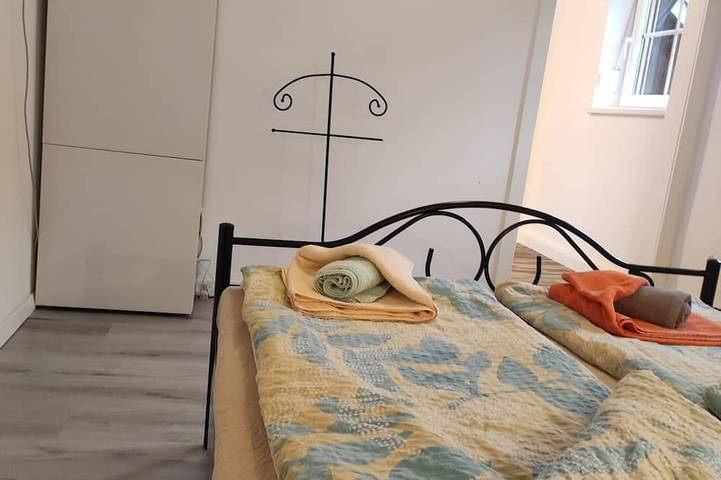 Schnuckeliges Ferienhaus in Seenähe in Weyregg am Attersee, Bezirk Vöcklabruck