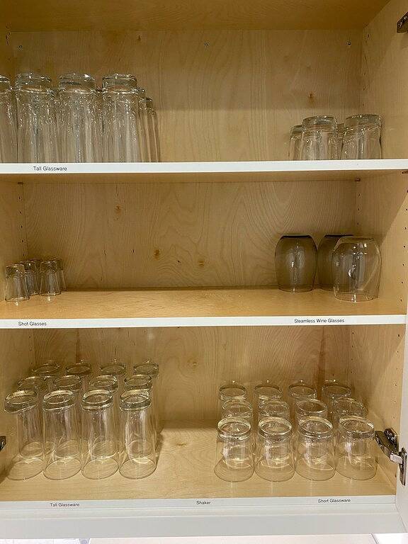 Premium Chalet w/ Hot Tub, Steam Shower, Generator, 6Br 4Ba Ski in Ski out in Fraser Valley Regional District