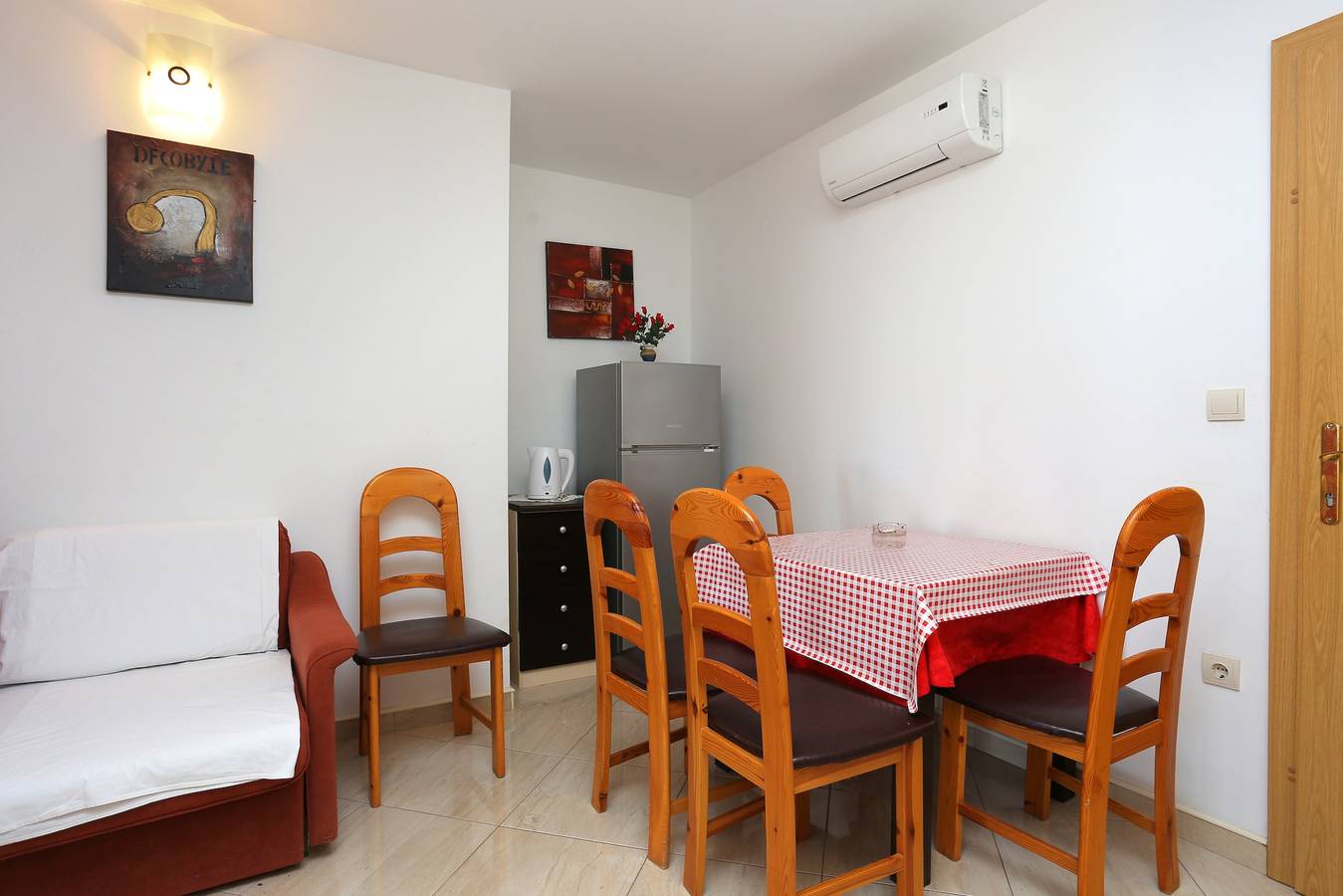 Ganze Wohnung, 2-Zimmer-Ferienwohnung mit Balkon und Meerblick Zivogosce - Porat, Makarska A-18218-b in Zivogosce, Makarska Riviera