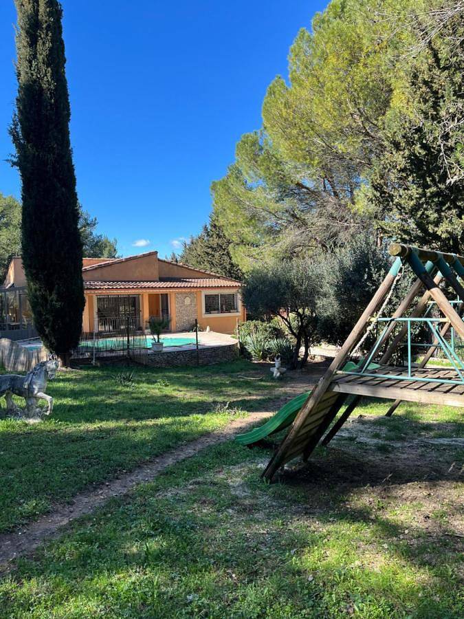 Chambre d’hôte pour 2 personnes, avec vue et terrasse ainsi que jardin et piscine à Nîmes - 4