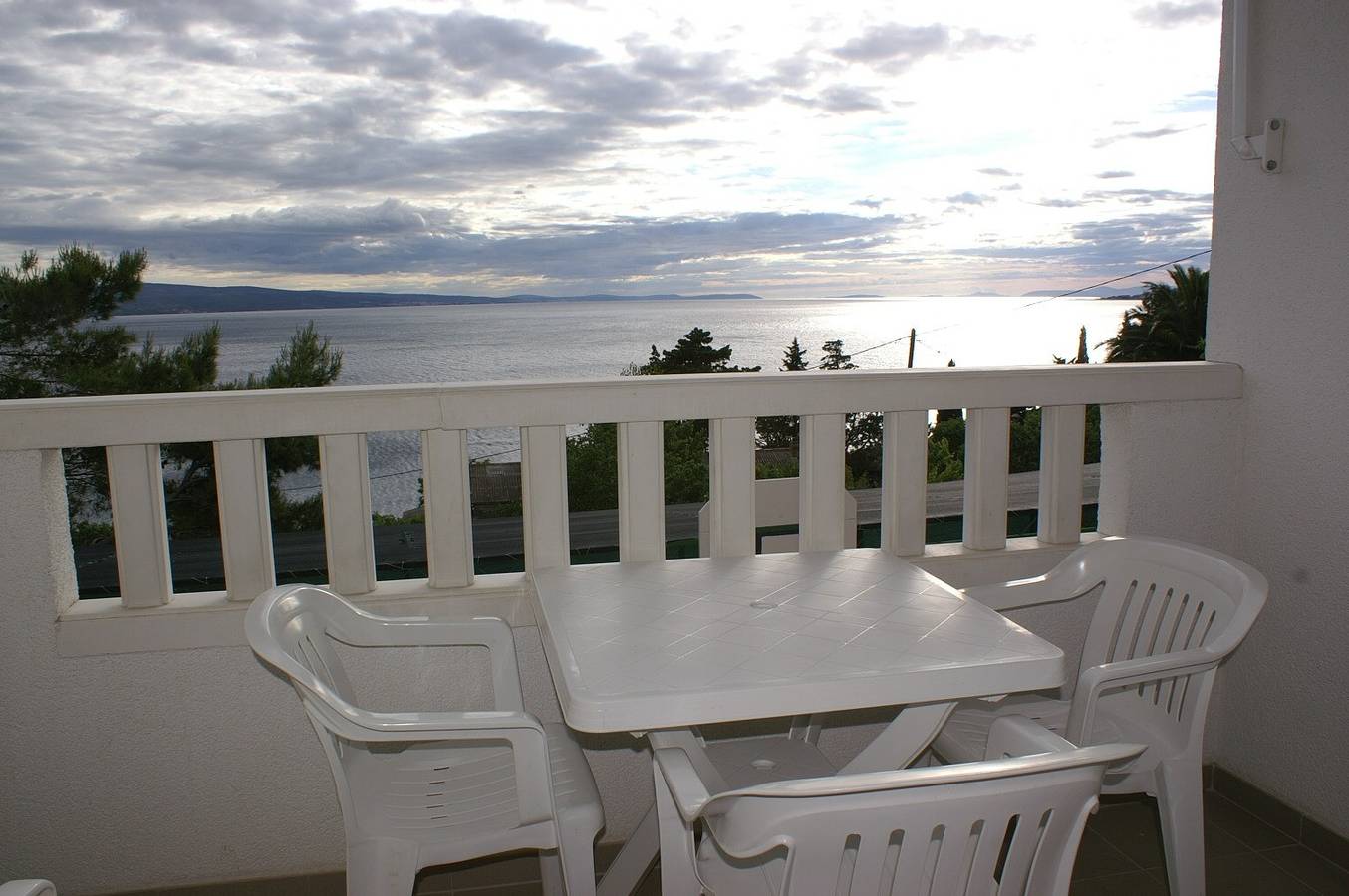 Entire apartment, Studio flat with balcony and sea view Nemira, Omiš As-19635-d in Omis, Split-Dalmatia