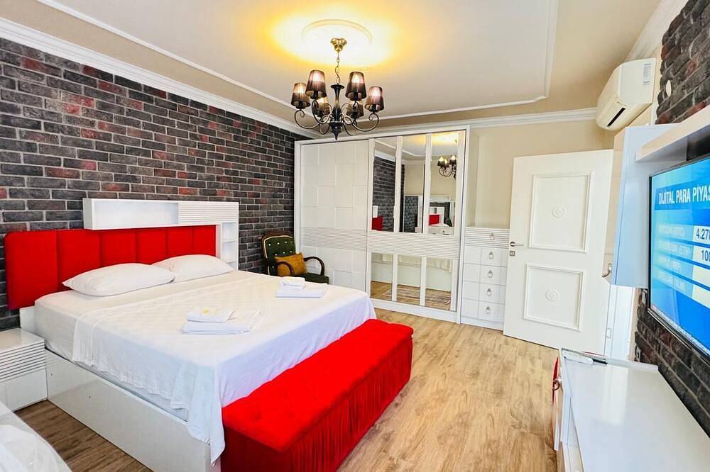  Villa King With Heated Pool  6-bedroom and 4-bathroom Luxury Villa+suıt rooms in Belek, Provinz Antalya