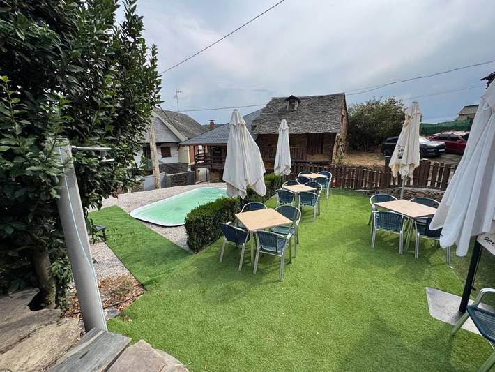 Casa rural para 2 personas, con Balcón y Terraza además de Jardín y Piscina en Vega de Espinareda