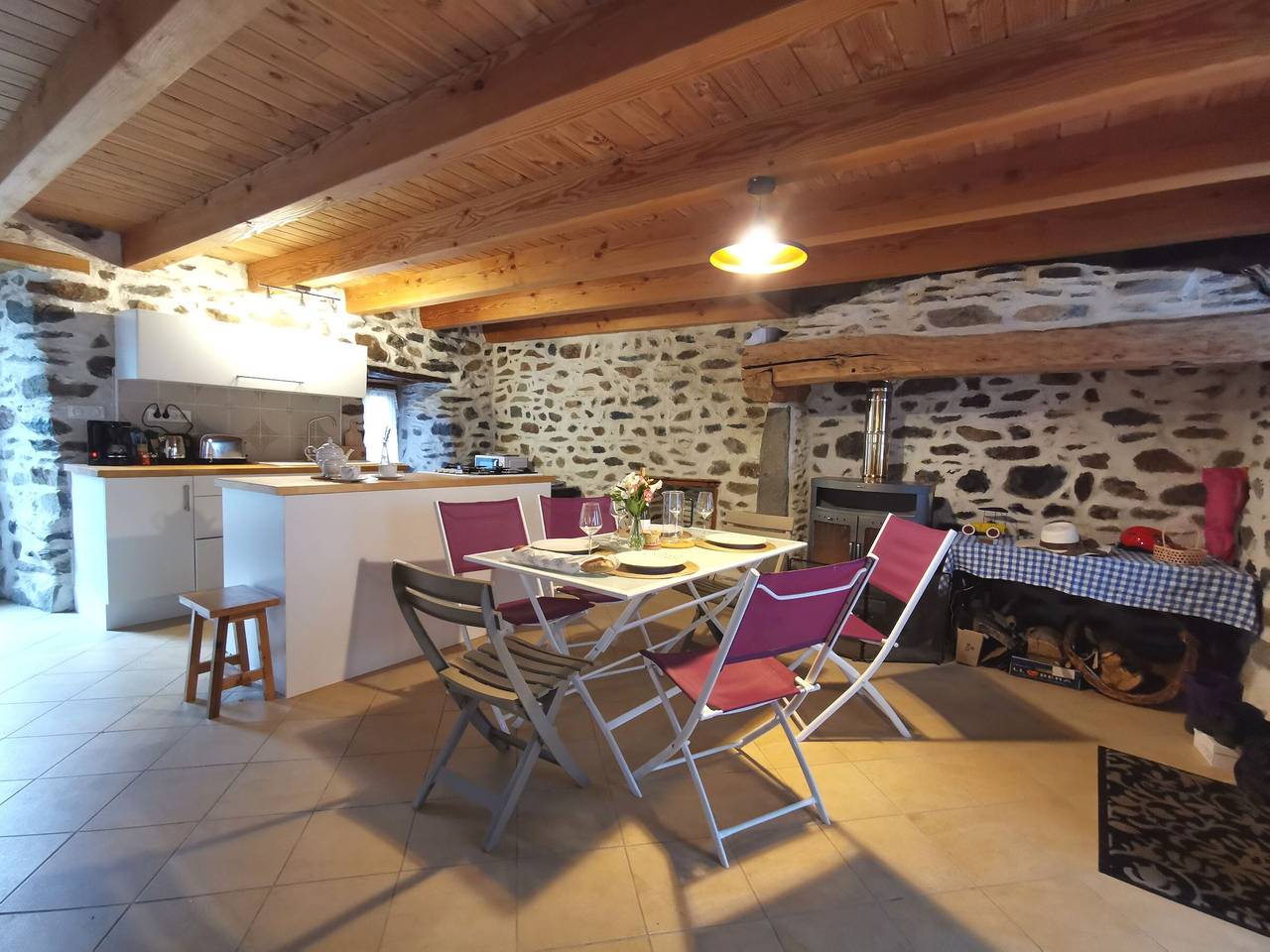 Charmantes Haus in den Loire-Schluchten mit Terrassen und Holzofen in Retournac, Haute-Loire
