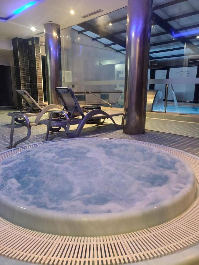 Hotel para 2 personas, con sauna y piscina además de terraza y jacuzzi - 1