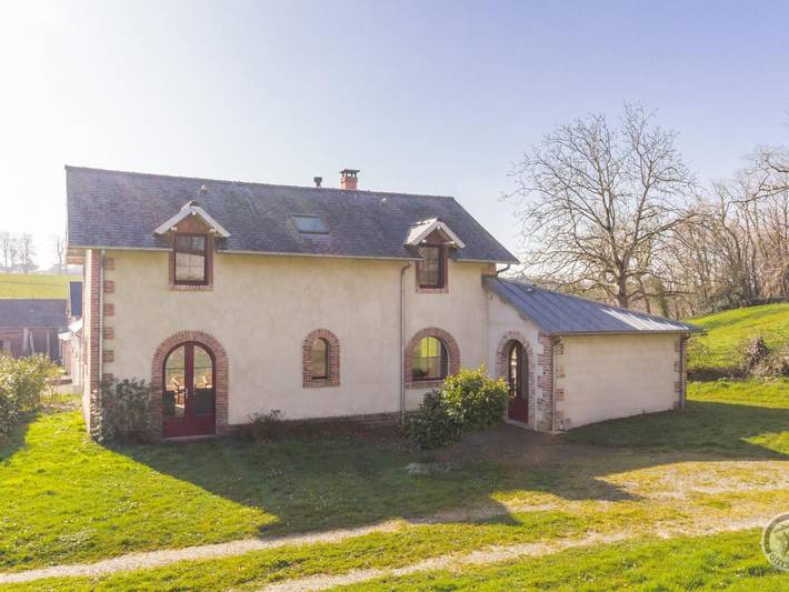 Gîte pour 6 personnes, avec jardin à Bréville-sur-Mer