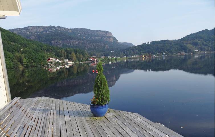 Ferienhaus für 6 Personen mit Terrasse in Flekkefjord