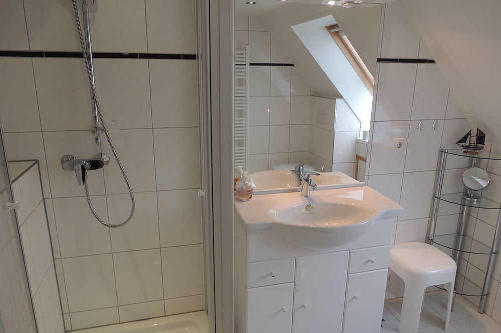 Ganze Wohnung, 3***Wohnung in der Gemütlichkeit eines alten reetgedeckten Bauernhauses von 1746 in Döse, Cuxhaven