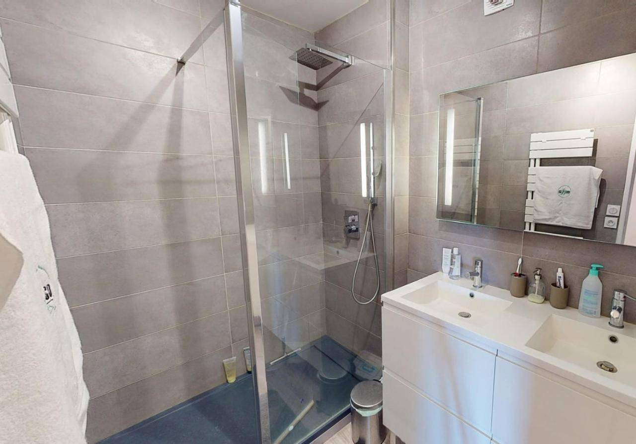 Appartement de vacances entier, Chambre privée chez l'habitant avec accès à des espaces partagés in Caen, Région de Caen