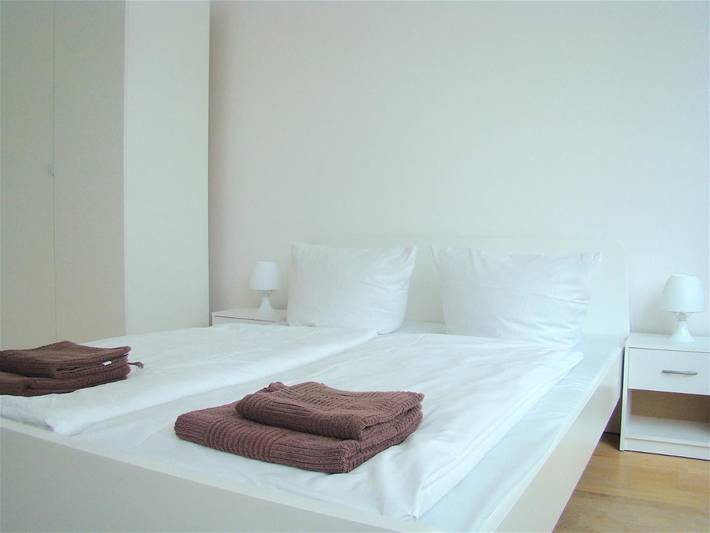 Ferienwohnung für 2 Personen, mit Balkon und Terrasse sowie Ausblick in Kreuzberg Berlin - 2