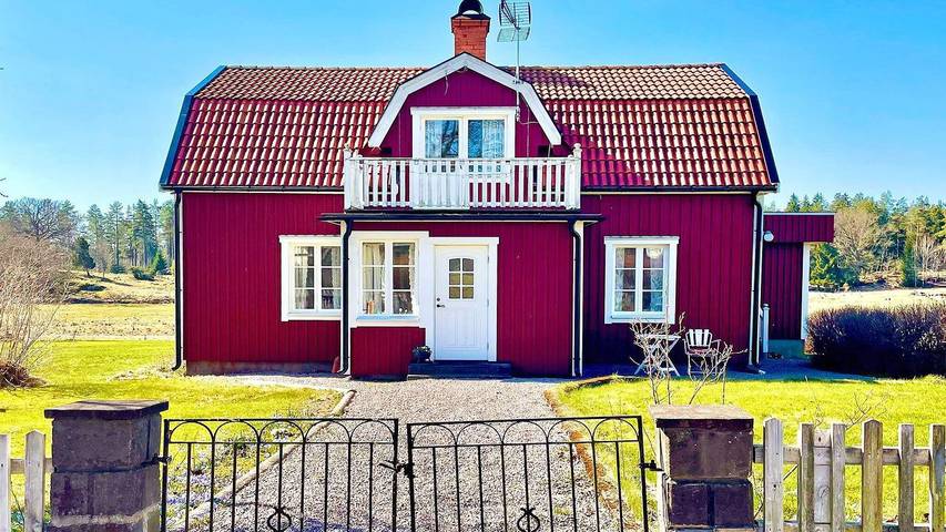 Hus för 5 Personer, med balkong i Vimmerby