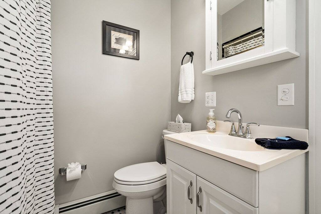 Beautiful Beach Cottage in Downtown Bristol in Bristol (RI), Bristol County