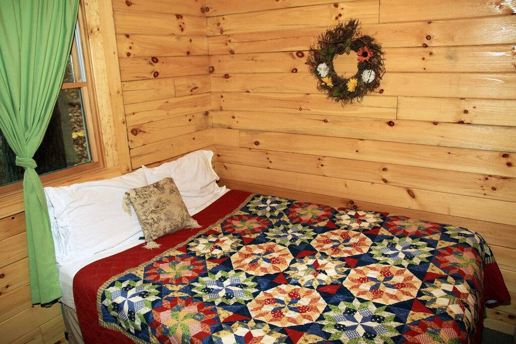 Kabine-Eigenes Badezimmer-Standard-Big Woody Cabin in Hocking Hills
