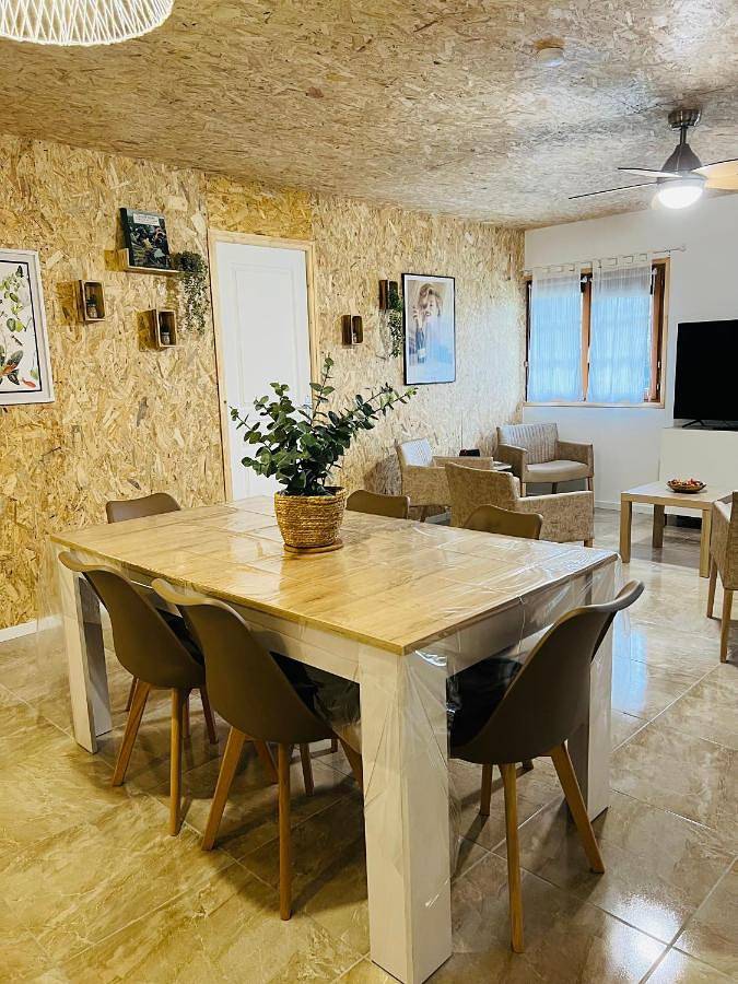 Gîte pour 6 personnes, avec Terrasse ainsi que Jardin et Vue à Festigny