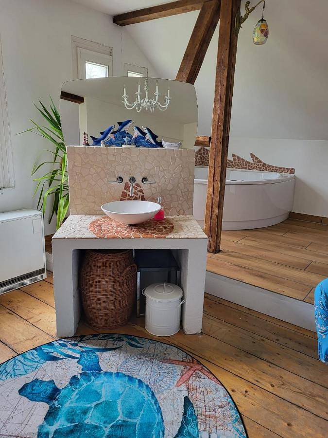 Ferienhaus für 20 Personen, mit Balkon und Terrasse sowie Whirlpool und Garten