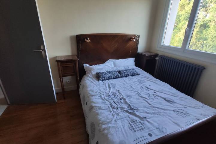 Entire apartment, Apartment with private terrace, in the country and in the city at the same time. in Privas (arrondissement)