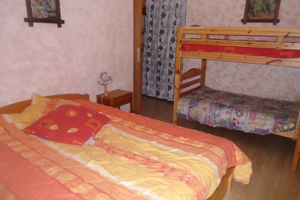 Apartamento entero, Antigua granja reformada con vistas al lago y al valle. in Gérardmer, Parque natural regional de los Ballons des Vosges