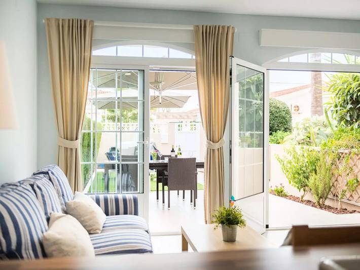 Villa for 5 people, with Terrace and Garden in Torrevieja