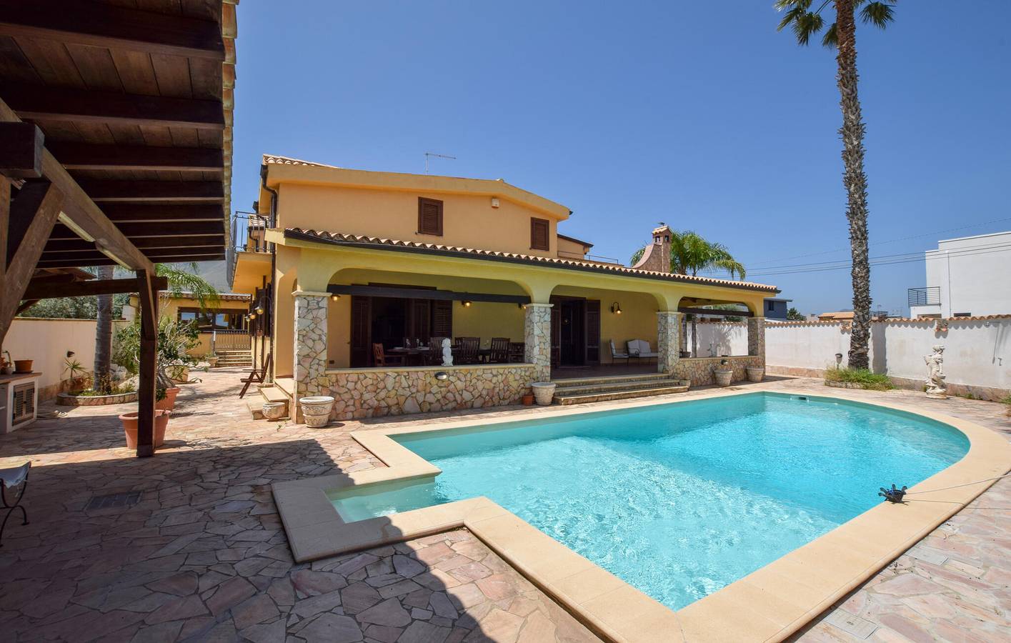 Ferienwohnung am Strand mit Pool und WiFi, 2,5 km von Spiaggia di Casteldaccia entfernt in Altavilla Milicia, Palermo Provinz