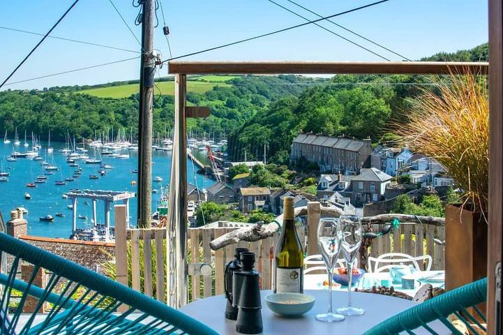 Cottage for 4 people, with garden in Polruan