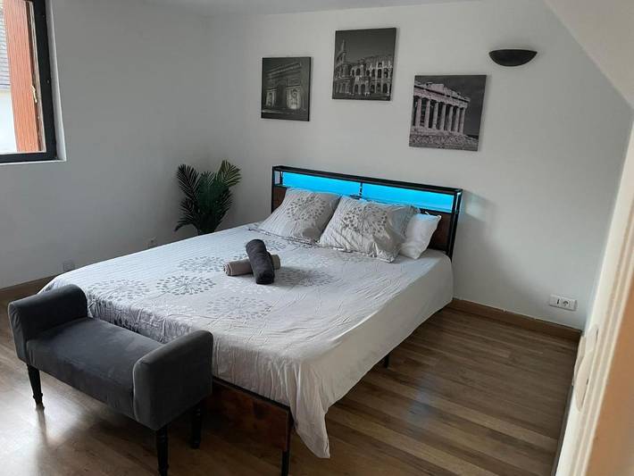 Location de vacances pour 8 personnes, avec jardin, animaux acceptés à Bouleurs - 2