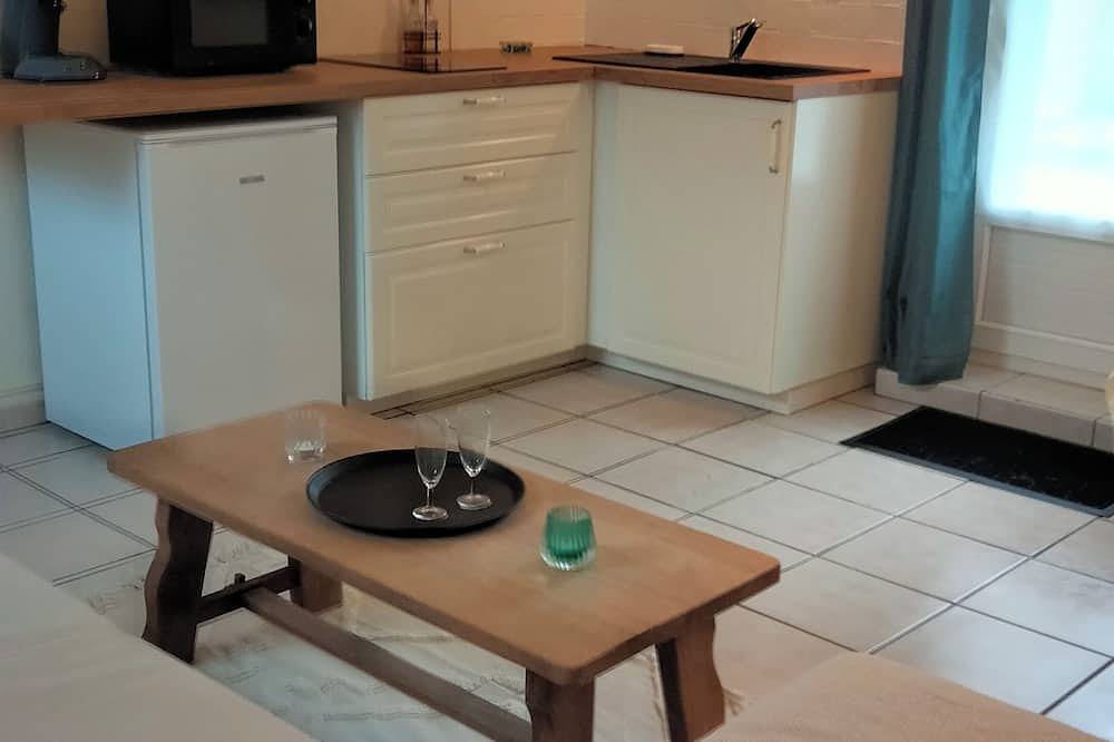 Entire apartment, Studio Rez-de-chaussée Avec Cours in Mers-les-Bains, Abbeville region