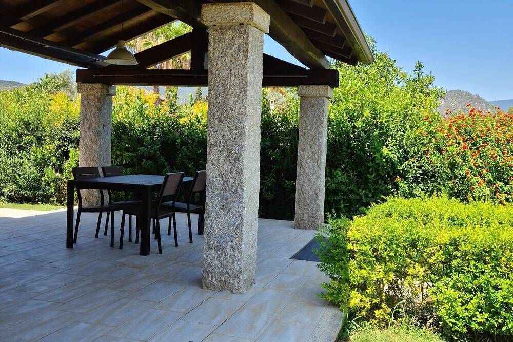 Villa Mathias unifamiliare a 600 metri dalla spiaggia di Cala Sinzias in Cala Sinzias, Cagliari e Dintorni