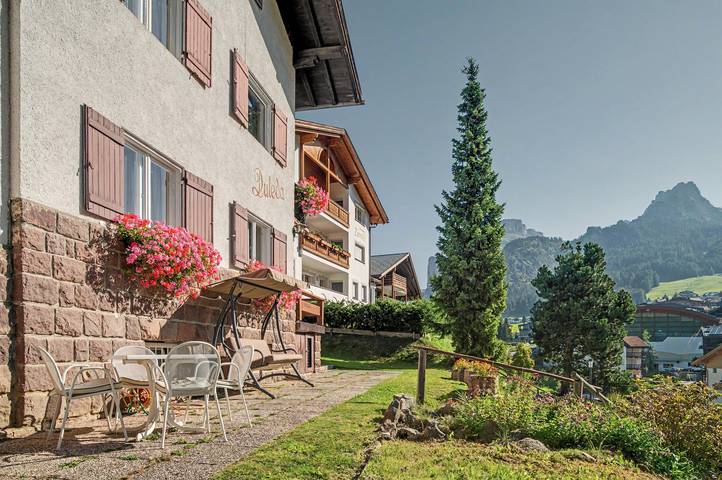Appartamento intero, Appartamento 'Piz Duleda - Alpine' con vista montagna, terrazza privata e Wi-Fi in Selva di Val Gardena, Dolomiti Superski