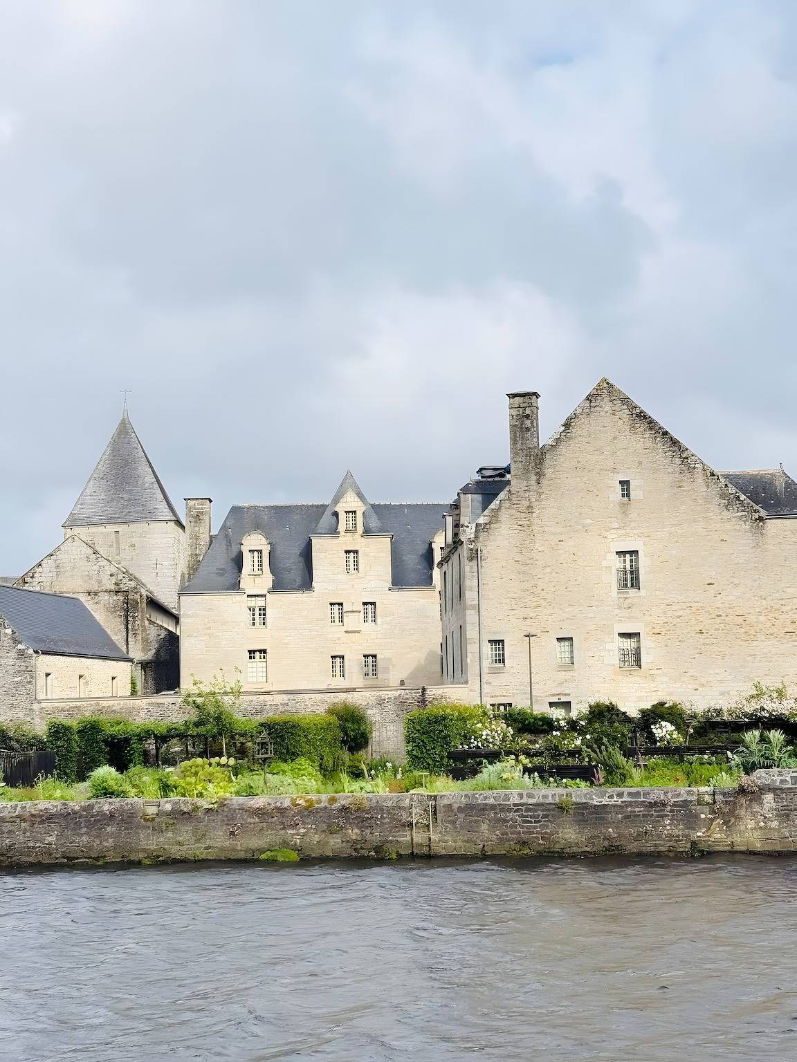 Ganze Wohnung, Appartement „Le Prieuré – Außergewöhnliche Adresse“ in Quimper, Quimper und Umgebung