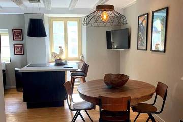 Gîte pour 3 personnes, avec jacuzzi à Chaudes-Aigues