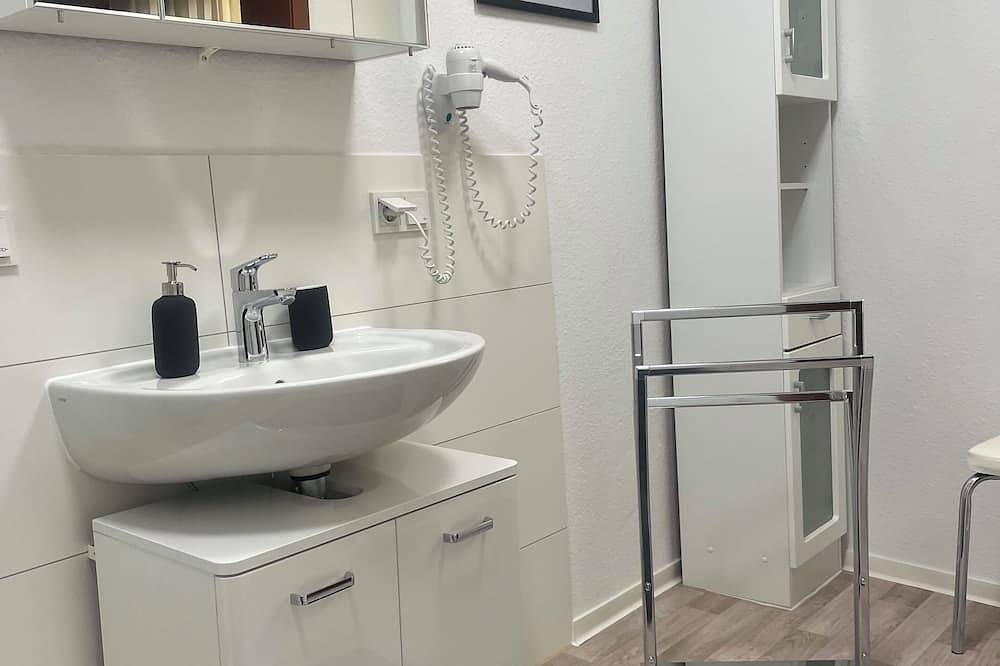 Ganze Wohnung, Wunderschöne Ferienwohnung  mit Balkon und Fahrradraum, für bis zu 6 Personen. in Sankt Goar, Mittelrhein