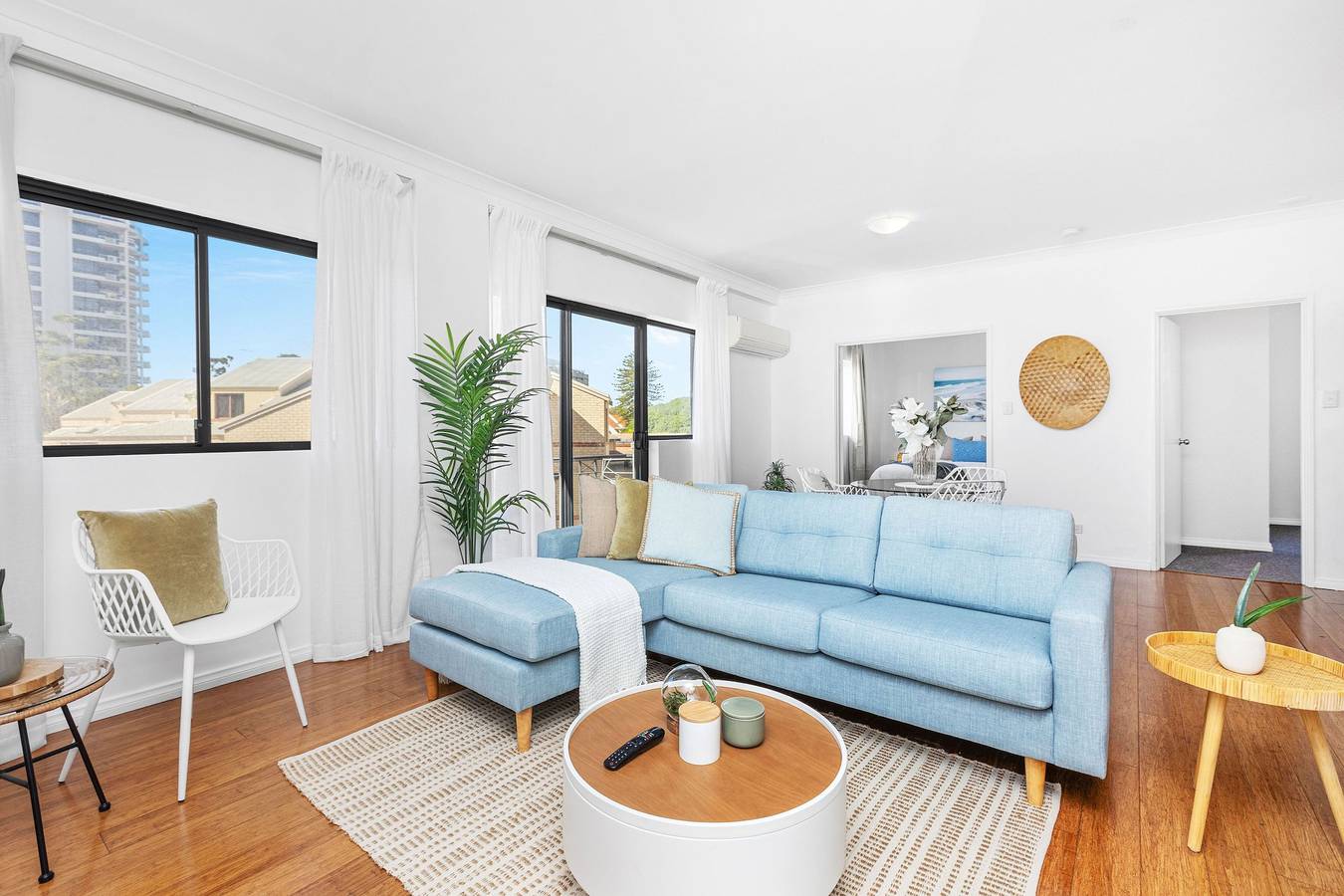 Entire apartment, Modern 2Br | Pool, Gym, Parking in East Perth, Perth