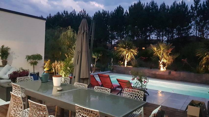 Location de vacances pour 8 personnes, avec piscine et jardin à Tosse - 3