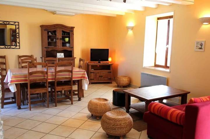 Gîte pour 6 personnes, avec Terrasse et Jardin